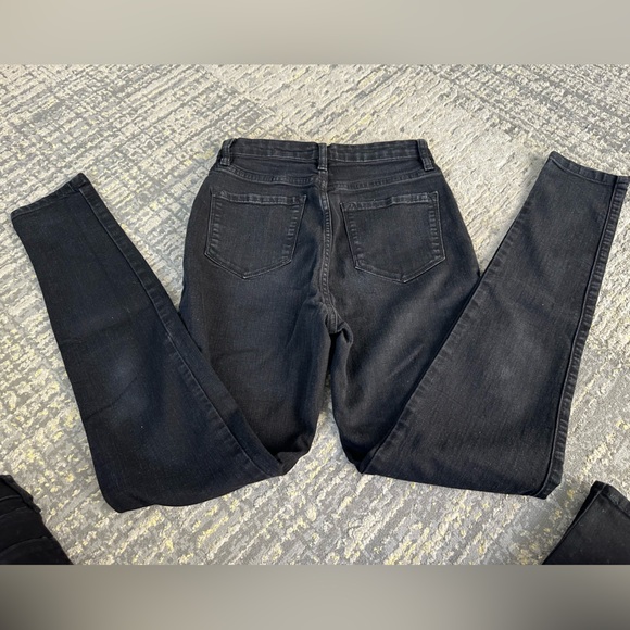 2 Black Skinny Jeans - Picture 7 of 7